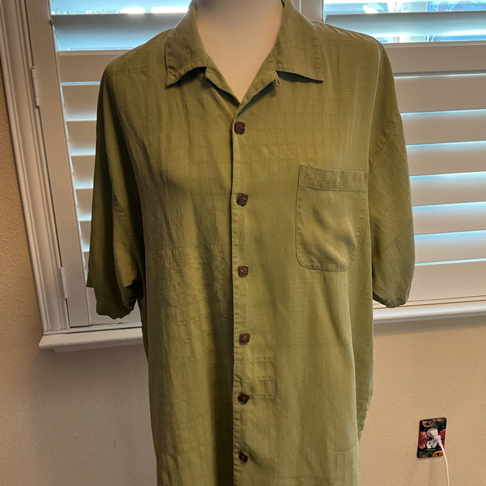 Tommy Bahama Silk Shirt with Tropical Graphic - Picture 2 of 10